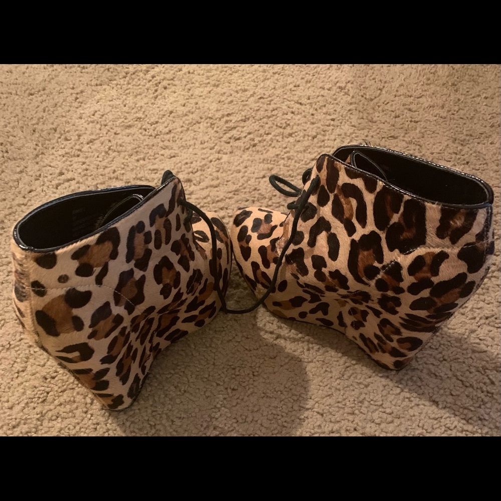 Lightly used Steve Madden booties